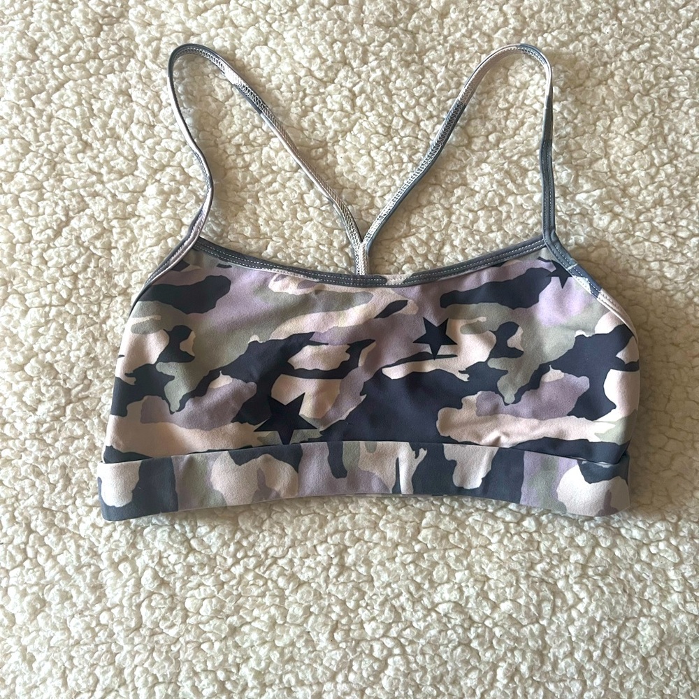 Monrow Equinox dusty pink camo sports bra